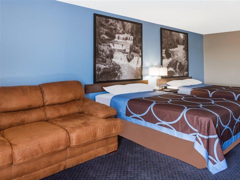 Boarders Inn & Suites By Cobblestone Hotels Columbus Buitenkant foto